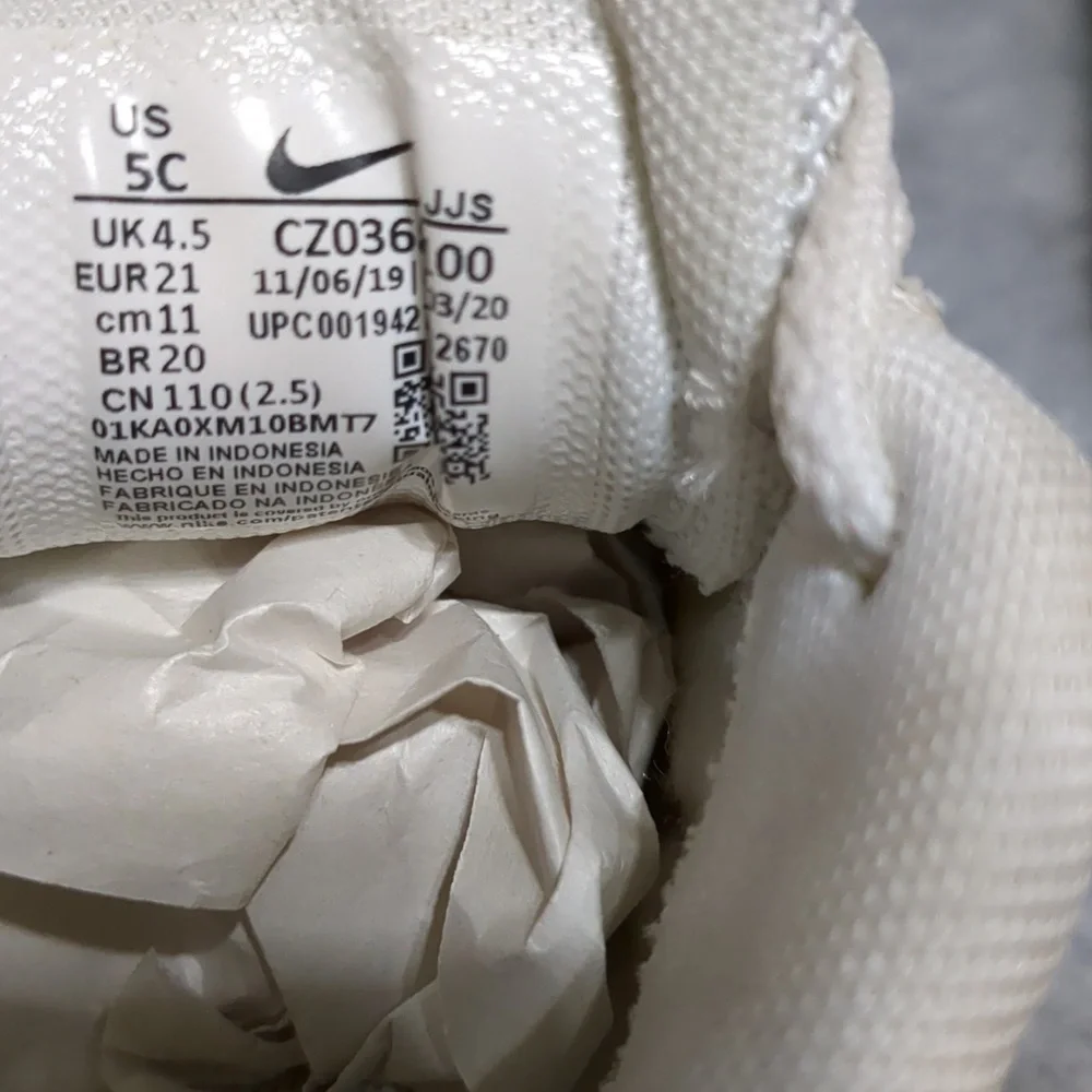 Nike Air Max 90 white - yellow Toddler Sneakers- SZ 5C